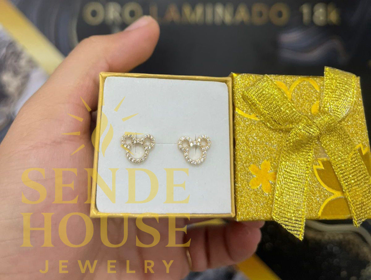 Aretes Brillantes Osito en Oro Laminado 18K